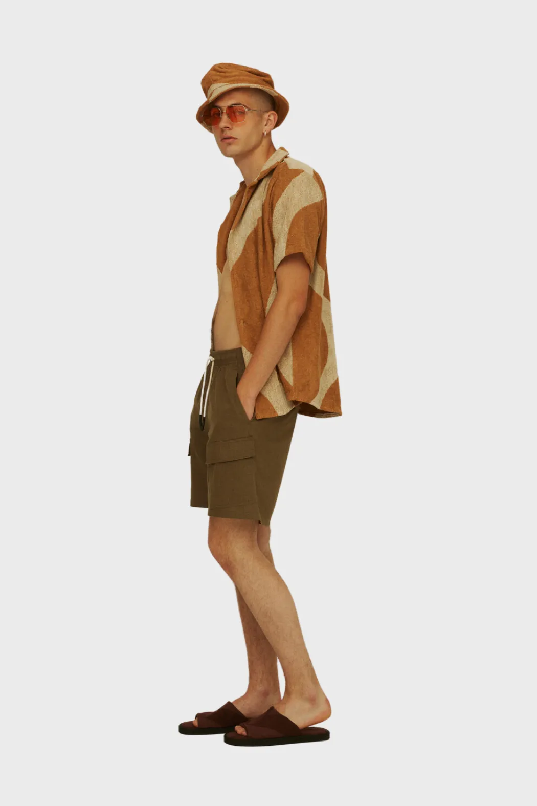 Cargo Linen Shorts in Army